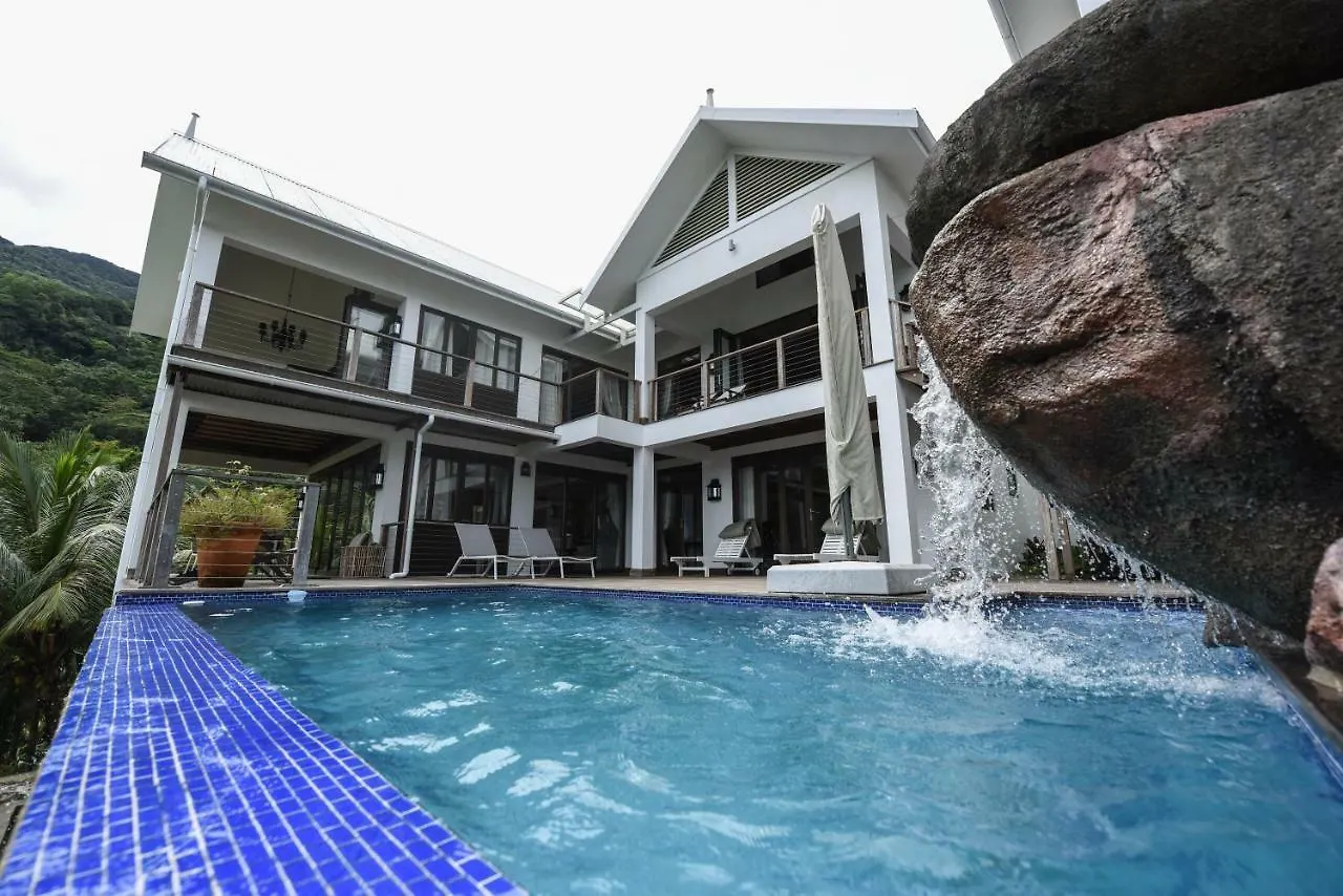 Coconut Climb Villa Misere